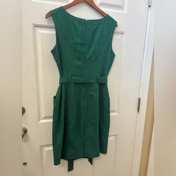 Ellen Tracy Elegant Green Sleeveless Belted Dress Size 10 - Picture 3 of 16